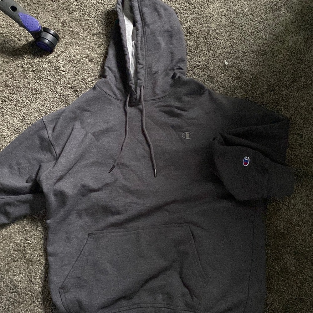 XL champion hoodie !